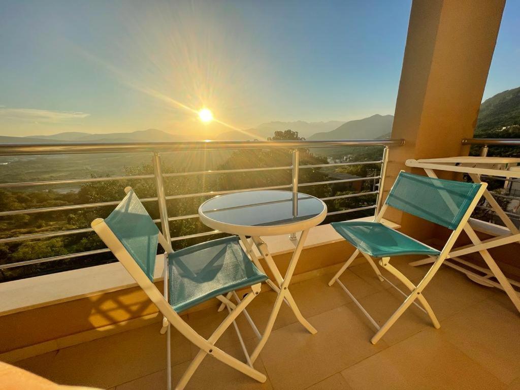 Sunset Apartments Cattaro Esterno foto